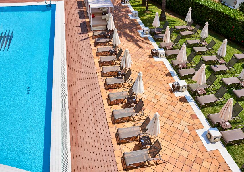 Swimming Pool hotel serrano palace