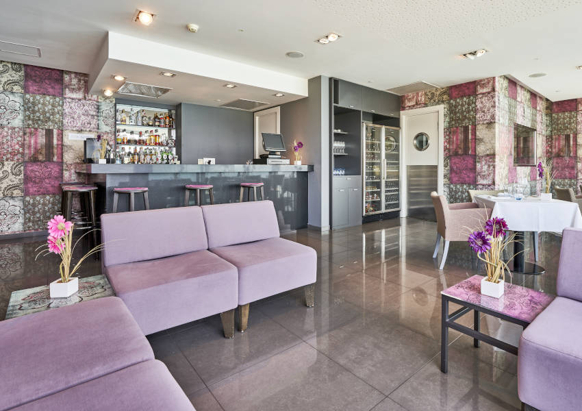 bar attik son moll sentits hotel spa  bar attik terraza son moll sentits hotel spa serrano hotels