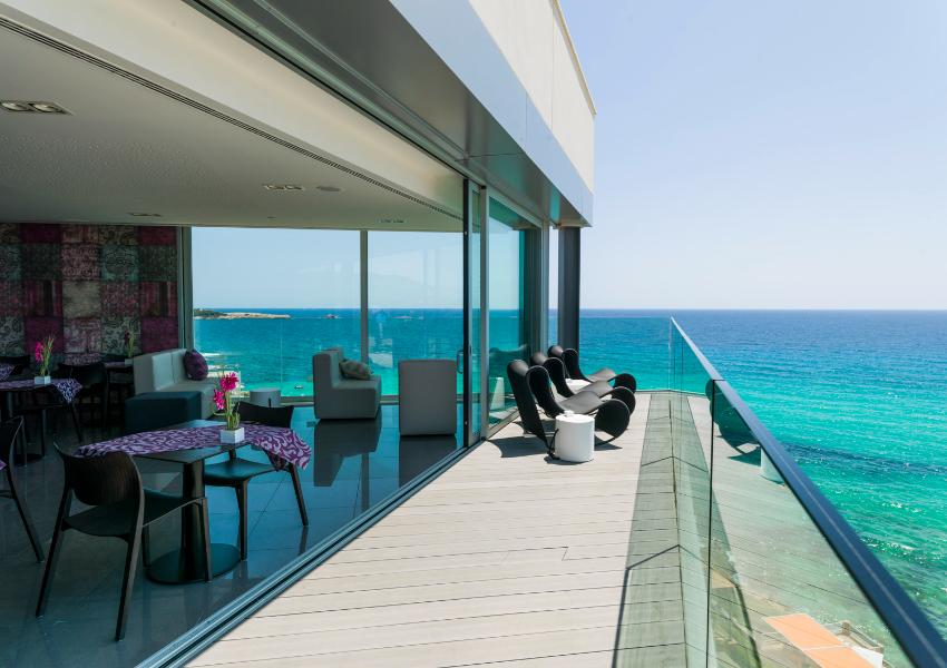 bar attik son moll sentits hotel spa  bar attik terraza son moll sentits hotel spa serrano hotels