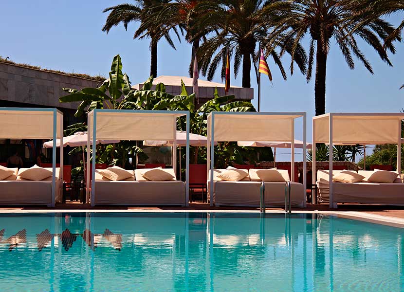 piscina exterior hotel serrano palace